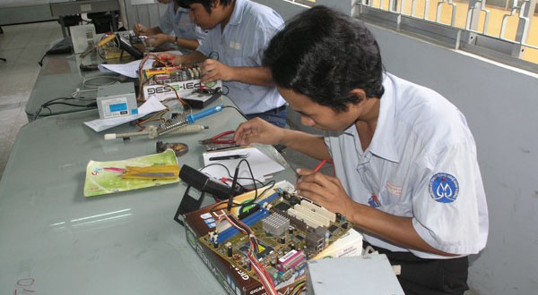 Sửa máy tính tại nhà quận Tân Bình